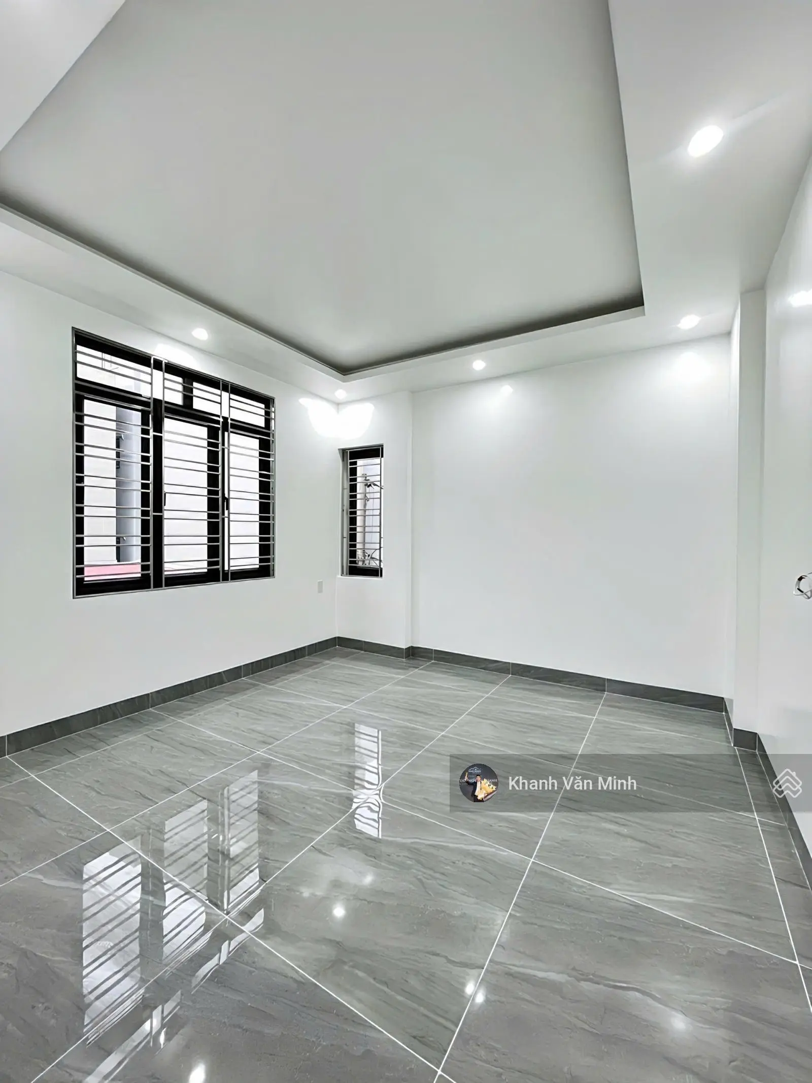 Nhà sân cổng riêng, 50m2 x 4 tầng độc lập tại Miếu Hai Xã,