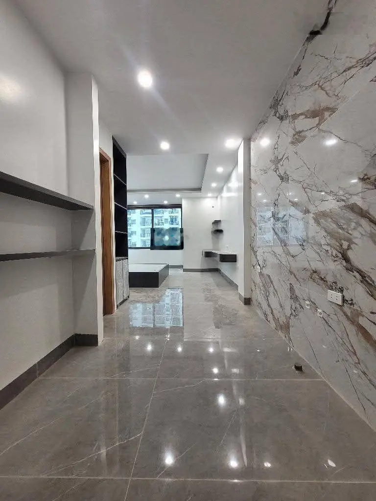 Bán nhà đẹp 6 tầng đường Cổ Linh 45m2 * 6 tầng * thang máy * Ô tô vào nhà * NHỈNH 8 TỶ
