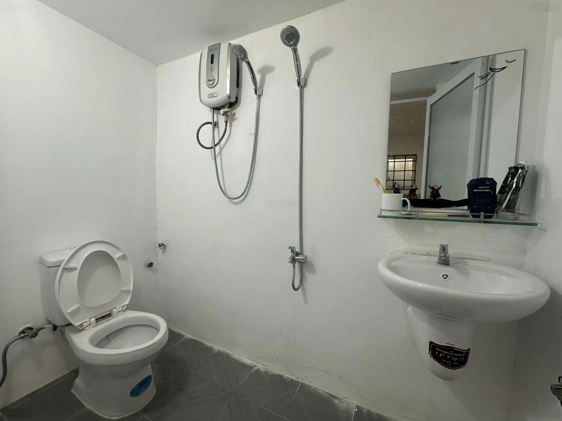 Anh Trịnh chính chủ bán nhà vị trí đẹp ngay trung tâm thị xã An Nhơn giá chỉ 2 tỷ 19 TL