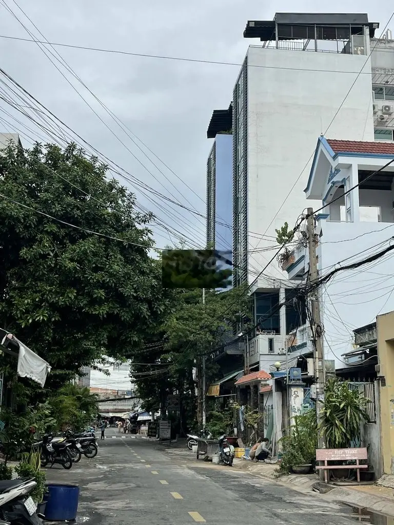 Đường 12m Tô Hiệu Tân Phú Bán Đất tặng Nhà