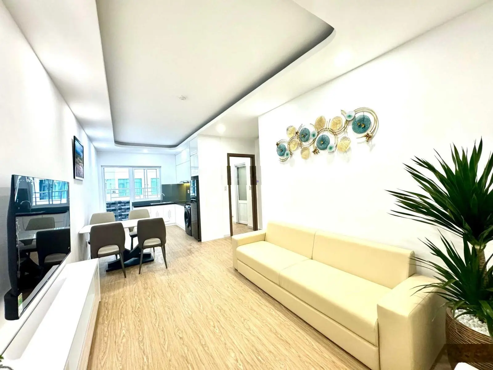 Bán gấp căn 2 phòng ngủ 58.8m2 đầy đủ nội thất mới giá chỉ 1.58 tỷ