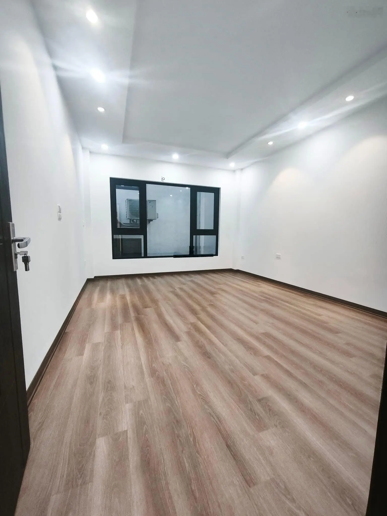Chín chủ bán nhà 6 tầng thang máy xây mới tại Mễ Trì Miếu Đầm