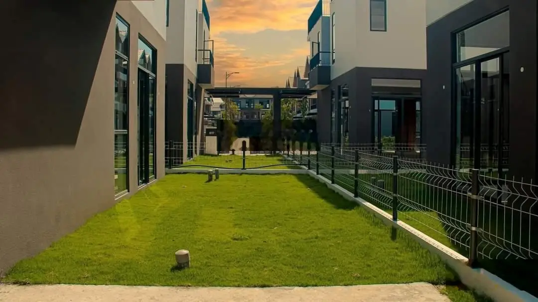 Bán lỗ 450tr căn 7x15 trục đường chính 16m zone 2 siêu đẹp. Bàn giao nhà cuối tháng 11