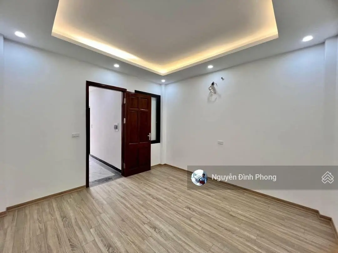 Nhà đẹp giá rẻ Sát KĐT Văn Khê. Nhỉnh 7 tỷ 42m2 Ô tô sát nhà. Thiết kế hiện đại. MT 4m rộng rãi