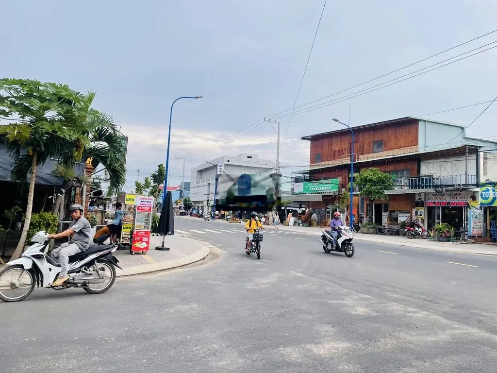 BÁN NHÀ C4 LỘC AN KẾ BÊN TRƯỜNG HỌC C1 XUNG QUANH CÁC TIỆN ÍCH