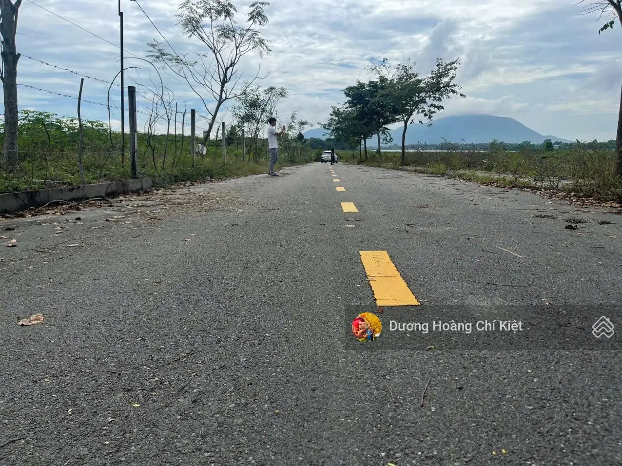 Cần bán 135m2 đất ODT full thổ cư ngay mặt tiền đường Hoàng Phan Thái - Bình Chánh - TP. HCM