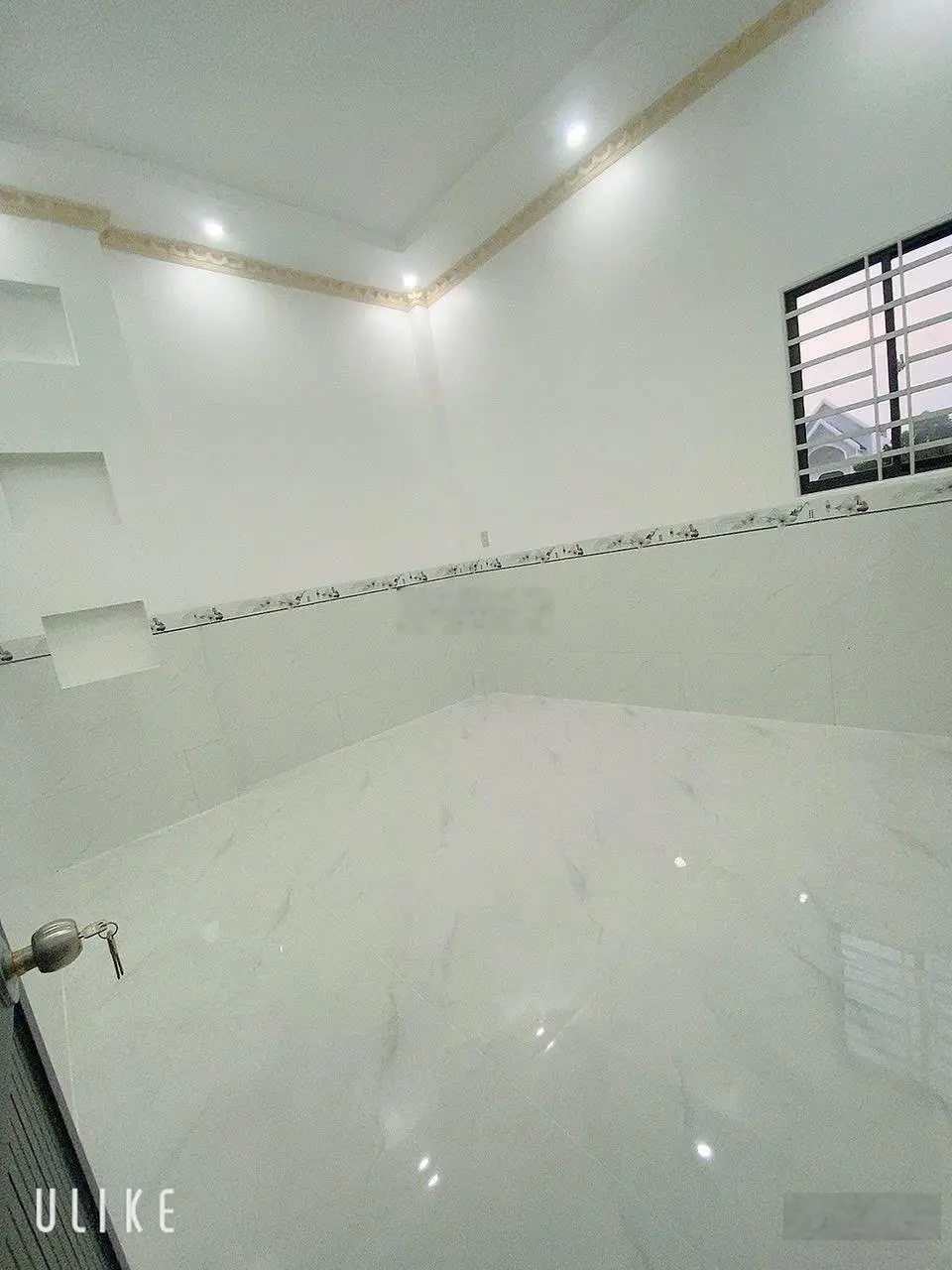 Bán nhà lầu mới 100% sổ hoàn công nhà 3 p ngủ vị trí góc 2 mặt tiền lộ oto đậu trước nhà