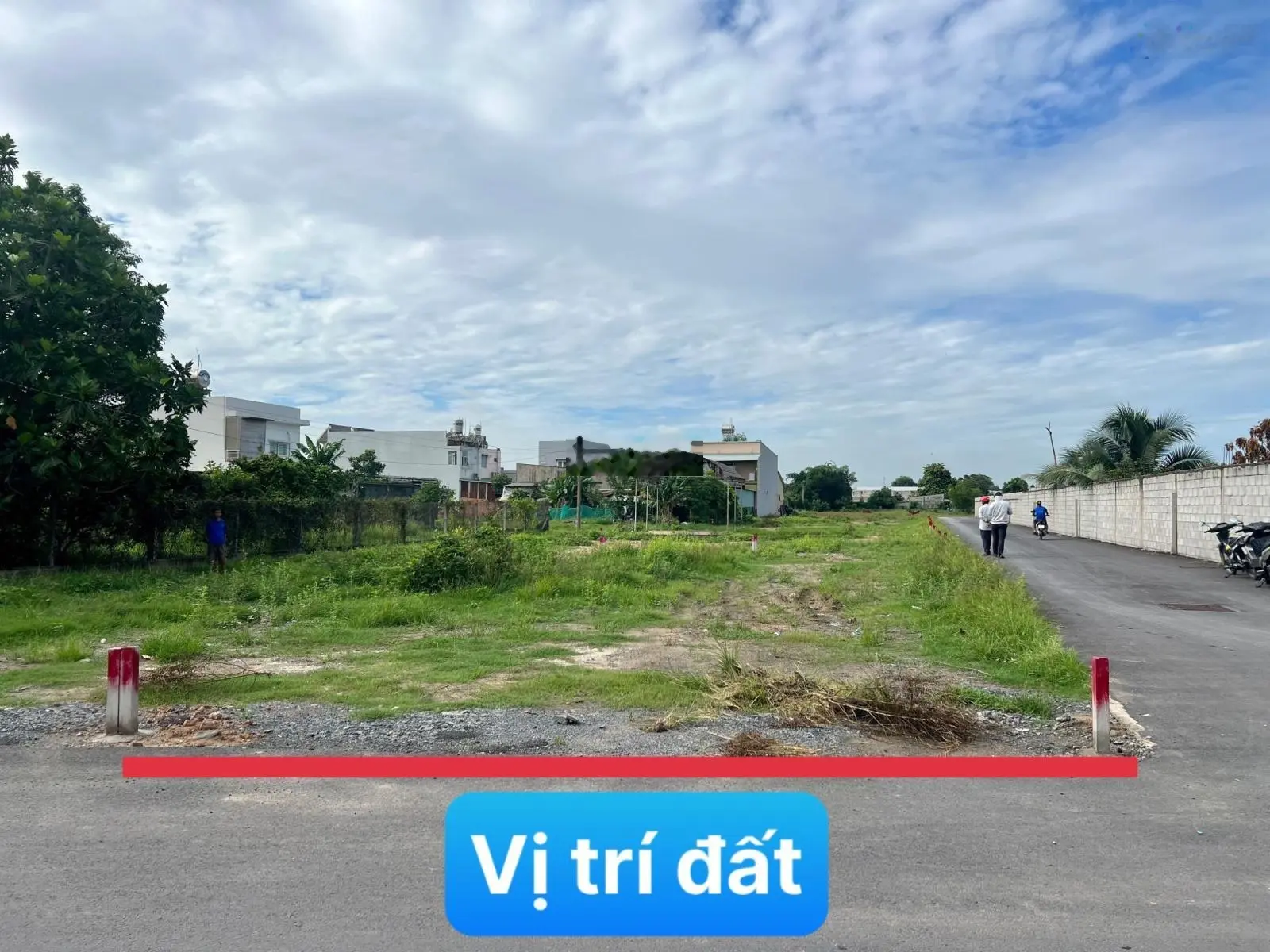 Tôi cần bán gấp lô đất 2 mặt tiền đường nhà nước. Tân Phú Trung cách ngã tư An Sương 14km. Giá rẻ