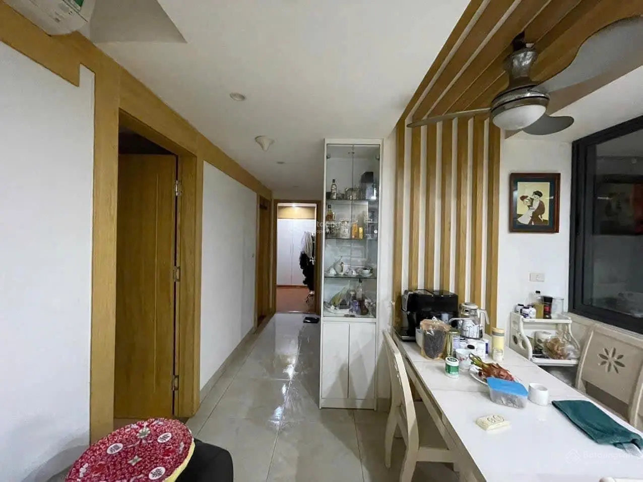 Chính chủ chuyển xuống mặt đất gửi bán căn Vp4 Linh Đàm, 3N, 2 VS