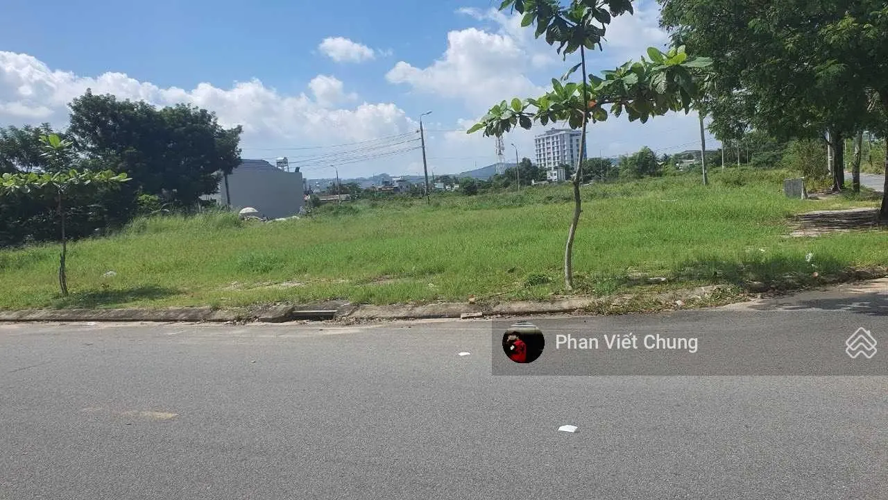 Bán nhanh 110m2 đất MTĐ D5, Phường 5, Trà Vinh. Gần BV trường ĐH Trà Vinh, 110m2 SHR, thổ cư