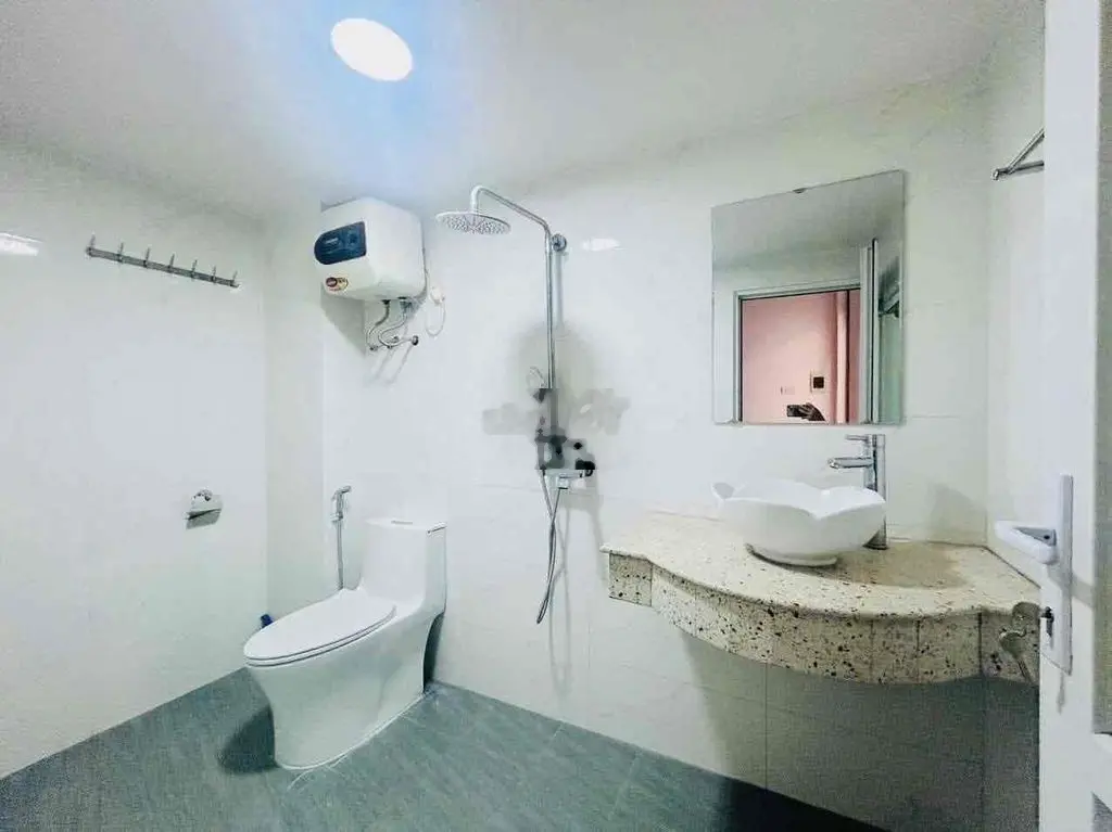 Tôn Thất Tùng, ngõ thông, 1p ra phố, mới tinh, full đồ, sân xe, 42m2.