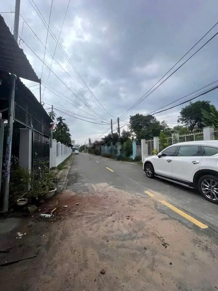 Nhà mặt tiền 85m 2 phòng ngủ đường Lê Hồng Phong Thị Trấn Long Điền