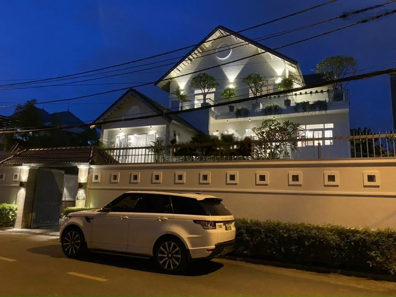 Bán gấp biệt thự đẹp, 400m2, 75 tỷ, Thảo Điền, Q2, HCM