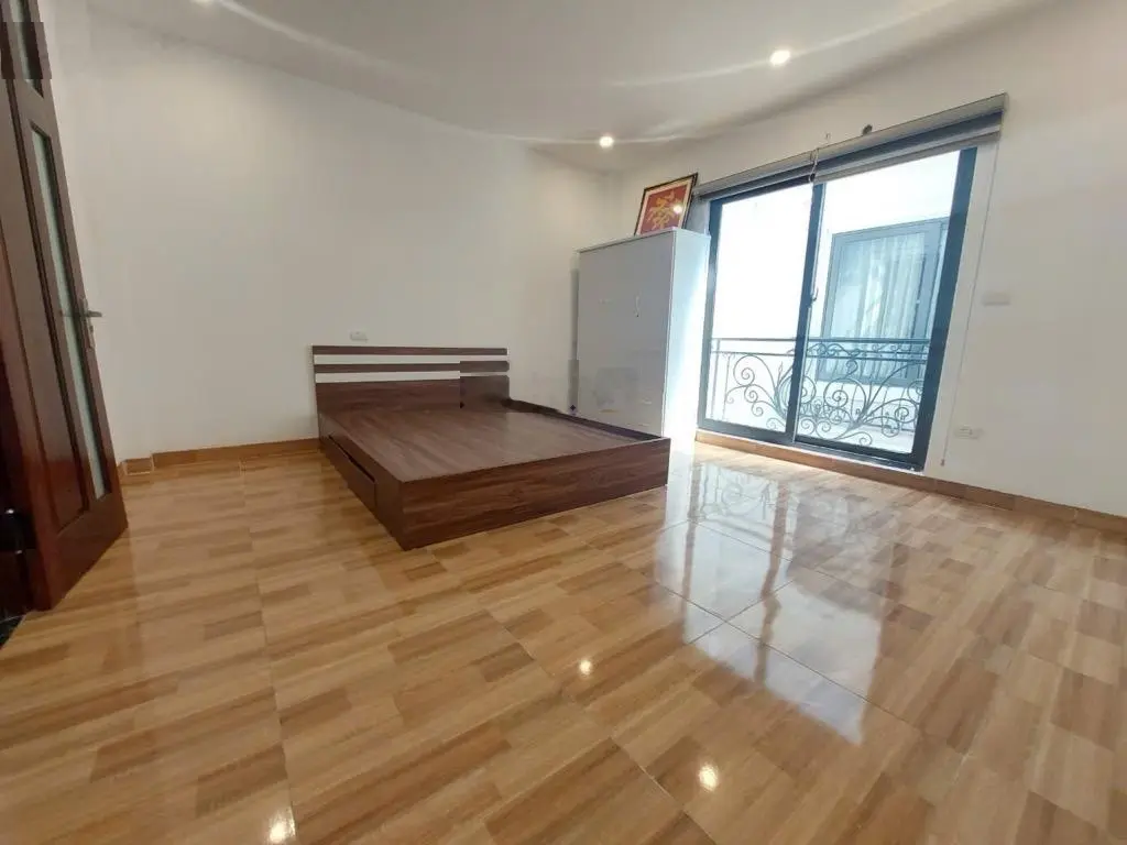 Bán nhà 5 tầng Phúc Lợi 31.3m2, 4.6 tỷ full nội thất gần ô tô tránh