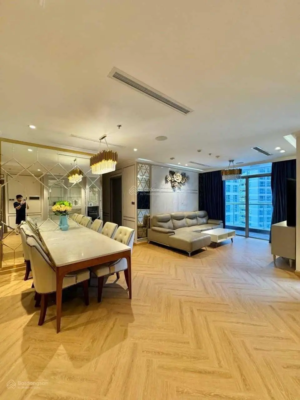 Cơ hội duy nhất để khách hàng sở hữu căn hộ 4 phòng tại Vinhomes Central Park 150m2 giá 15tỷ5!