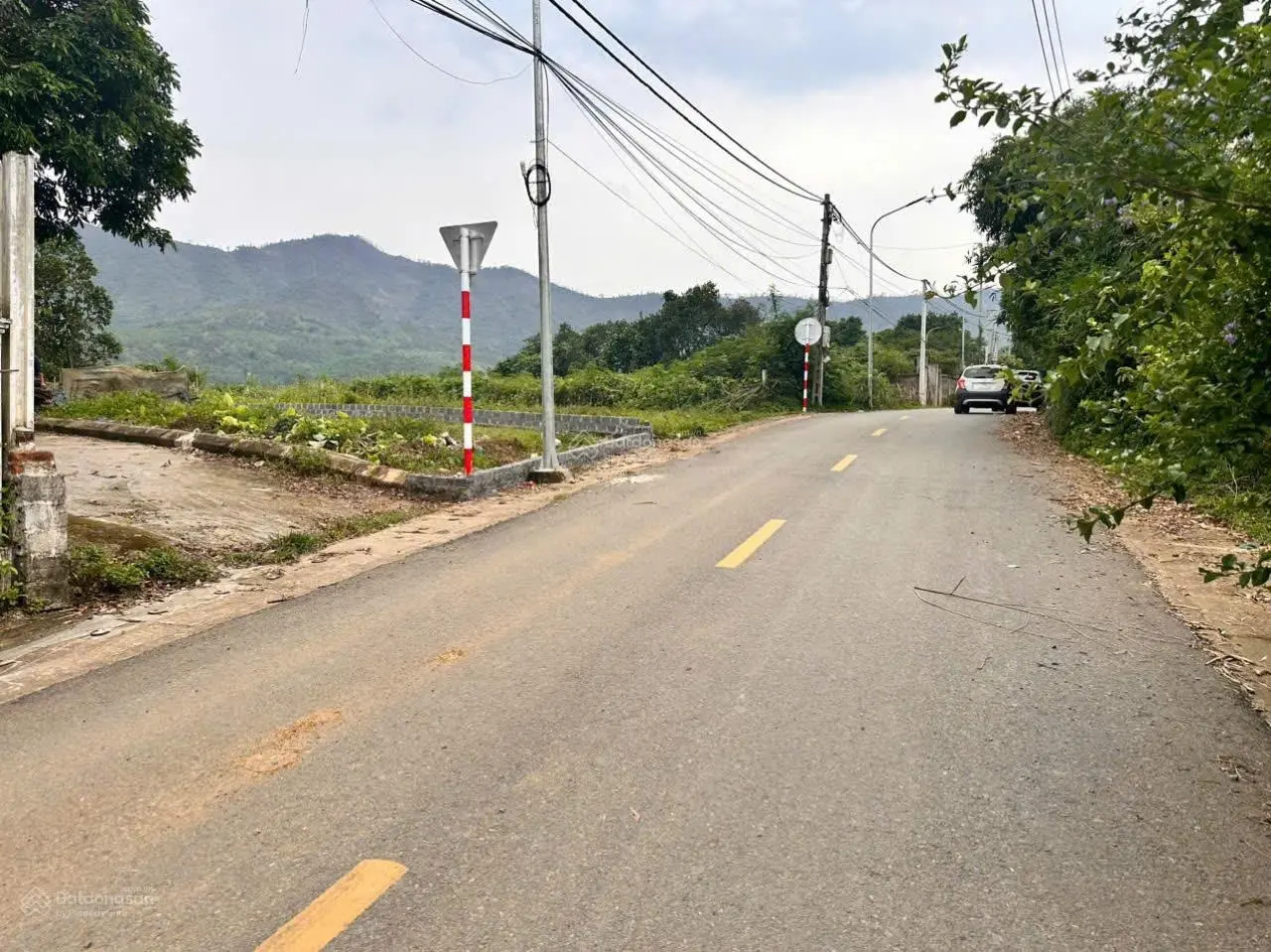 Bán 127m2 lô góc trục chính đường liên xã Phú Mãn đẹp lắm giá đầu tư