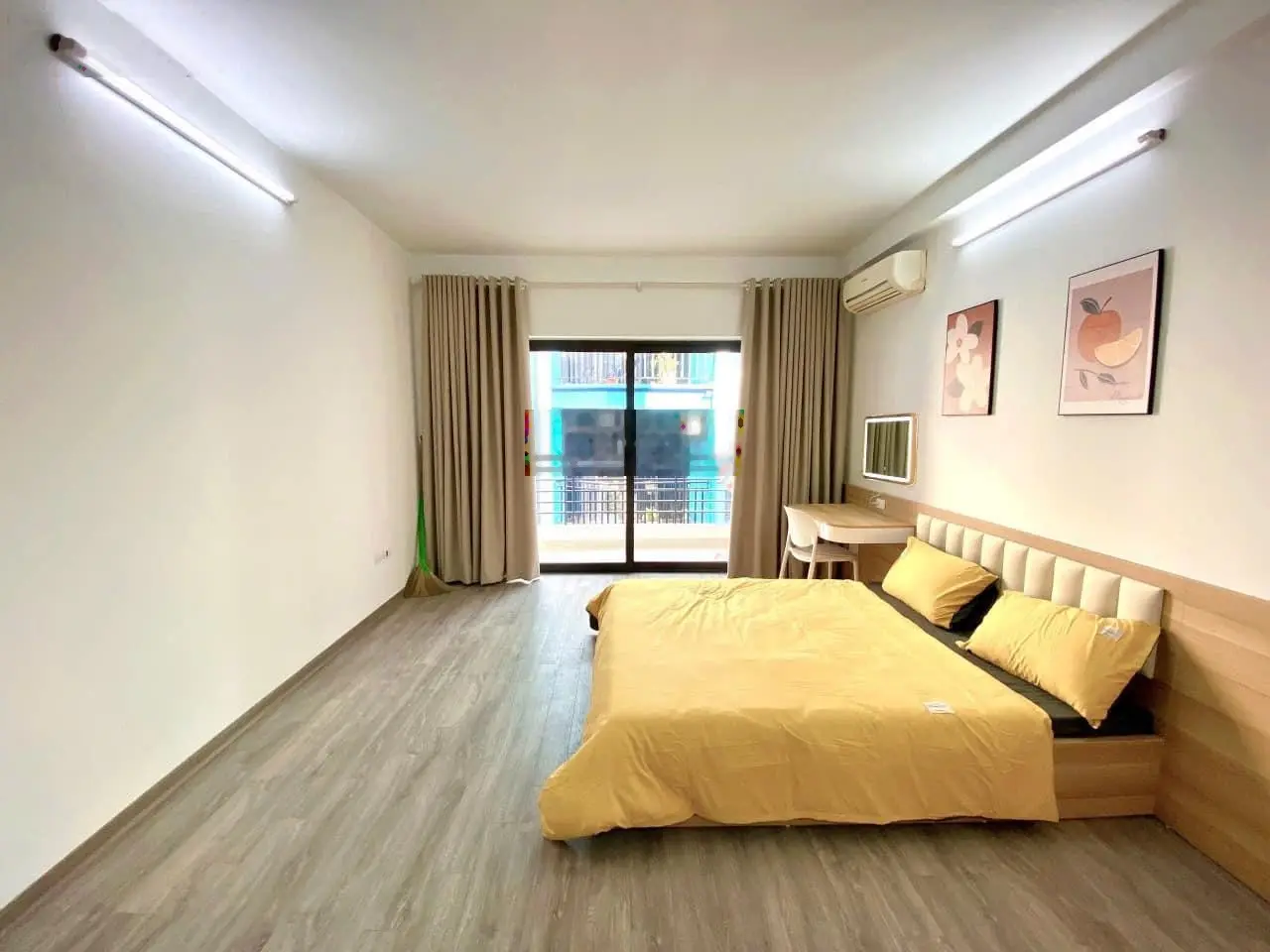 Siêu phẩm Cầu Giấy,nhà đẹp dân xây,full nội thất 90%,sổ đẹp nở hậu,42m2x5T,mt 4,5m,ô tô đỗ gần