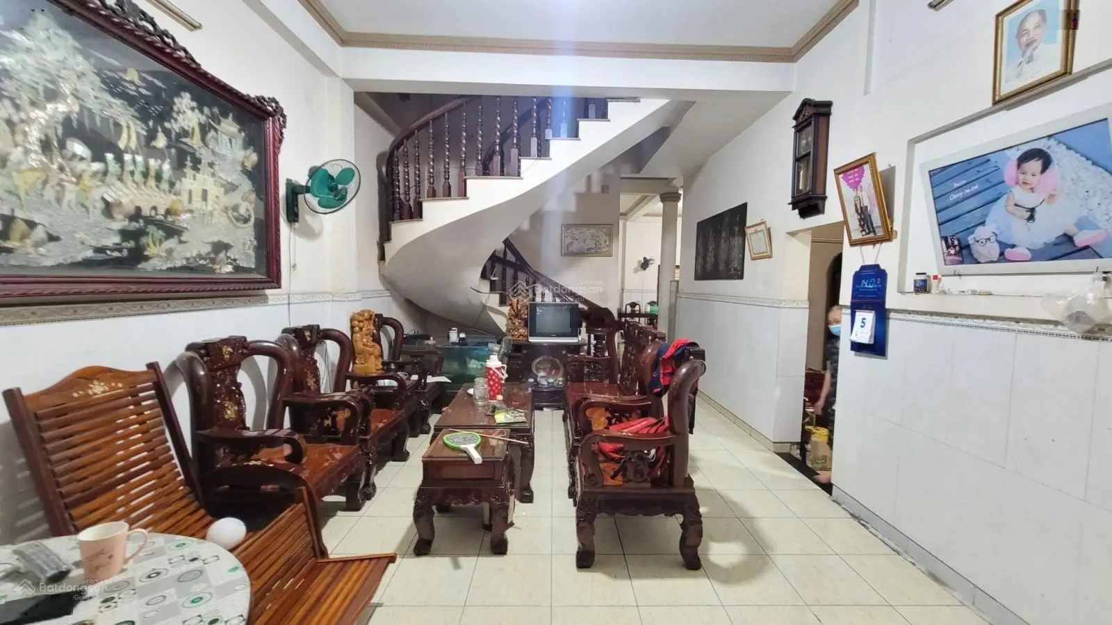 Ngộp giảm mạnh 1 tỷ bán nhà 1 trệt 1 lầu MT đường Nguyễn Trãi ngay ngã tư mồi, P. Dĩ An, Dĩ An