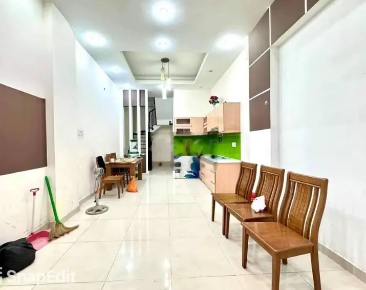 Nhà giá rẻ đất full thổ cư 2 lầu bancol , chính chủ bán