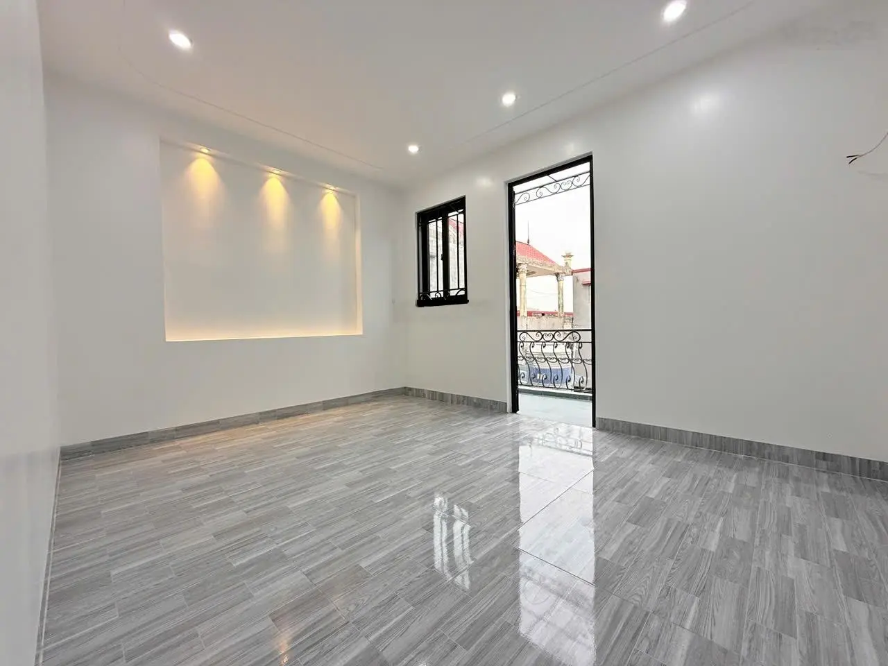 Bán nhà phố Đình Đông siêu đẹp về ở ngay