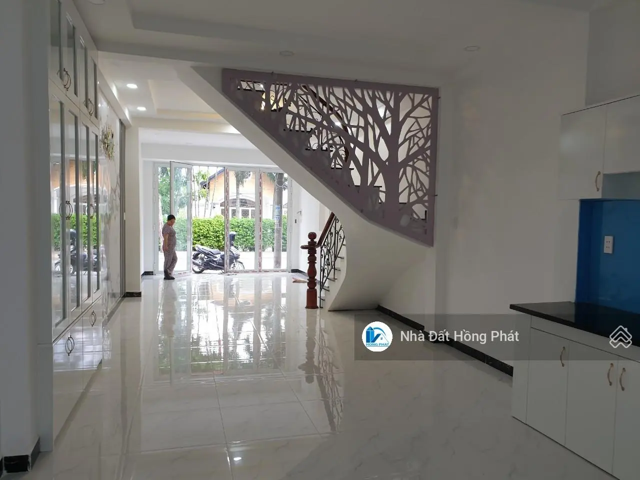 Nhà mặt tiền Bà Điểm 4, DT 4m*16m, 01 lầu, gần trường Bùi Văn Ngữ - Hóc Môn