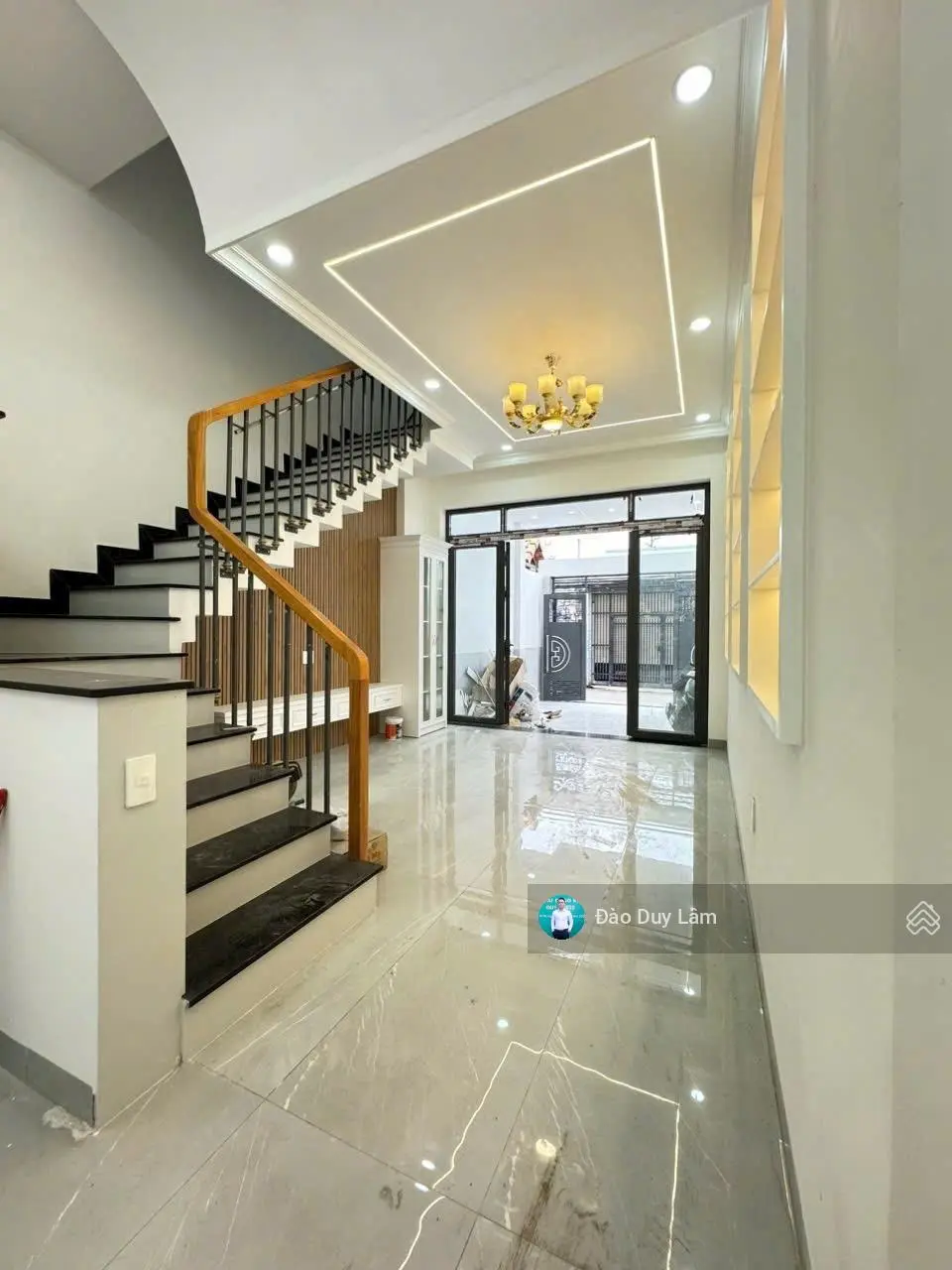 Nhà mới 4 tầng đường ôtô đậu trong nhà, đường thông, thiết kế đẹp - nội thất xịn ngay chợ Hiệp Bình