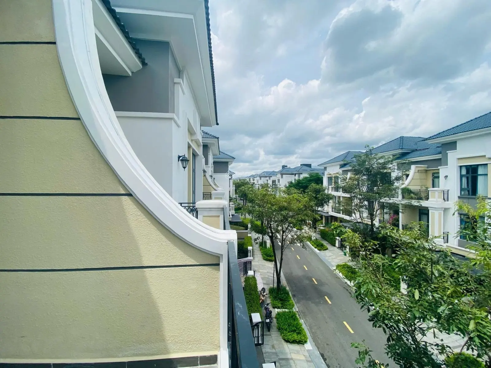 Bán nhà Verosa Park, diện tích 6*20m, 3 tầng, giá bán 16,5 tỷ, Liên Phường, Thủ Đức