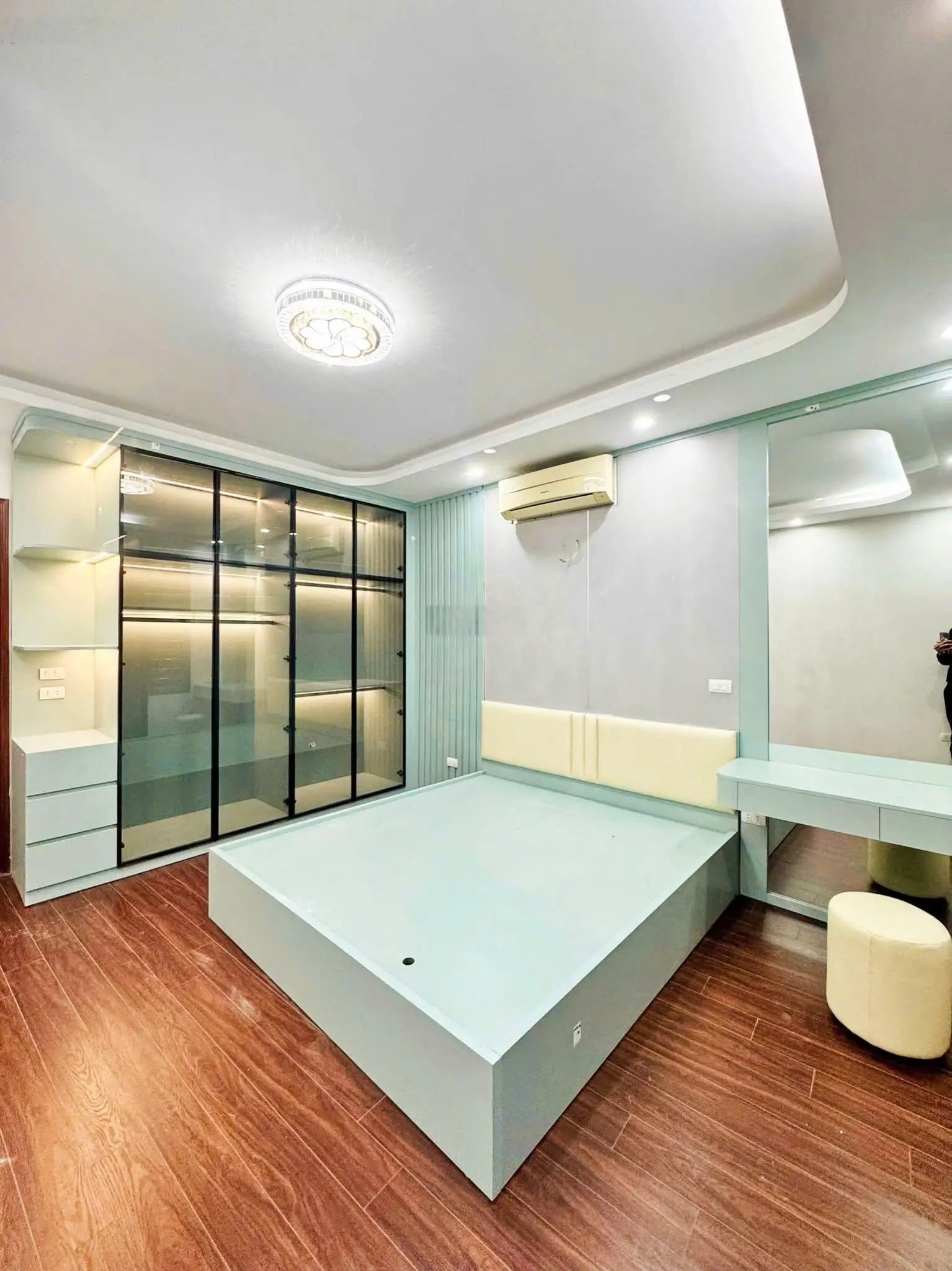 Bán nhà Trần Đại Nghĩa, Hai Bà Trưng, 10 tỷ 2, 42m2 diện tích, 5 tầng, mặt tiền 4m