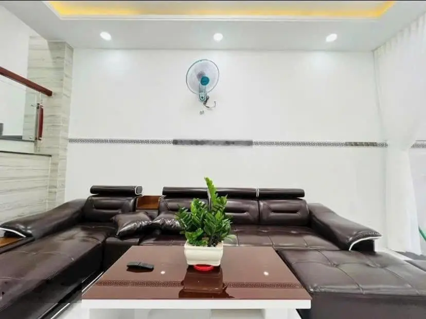 Bán nhà ngay đường hẻm Tô Hiến Thành - Q10. Diện tích 50m2. Gần ngay trung tâm