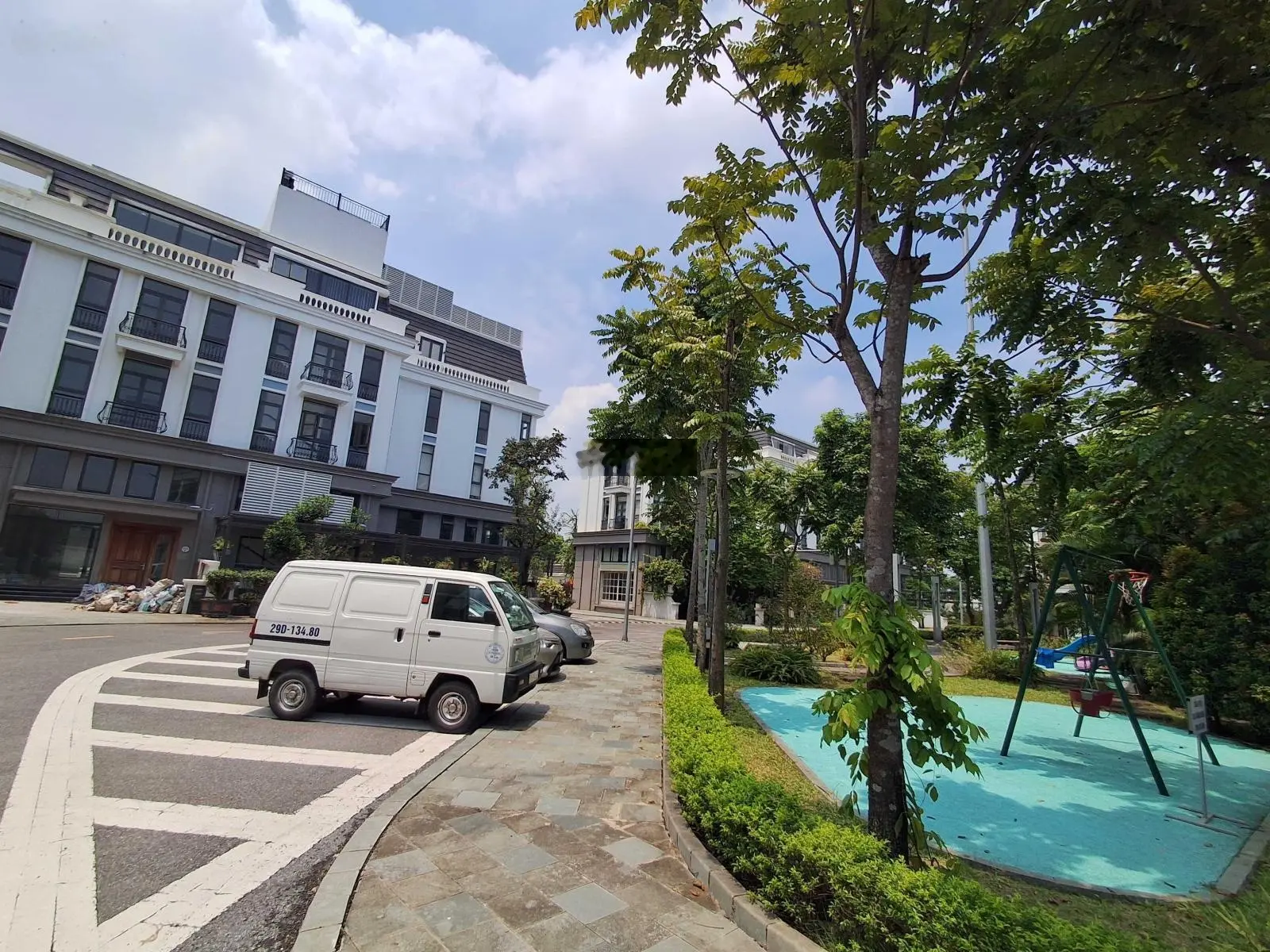 Chính chủ Bán Biệt thự LK khu ĐTM Hà Nội Garden city, Thạch Bàn, Long Biên. DT161m2, MT5.2m, 24 tỷ.