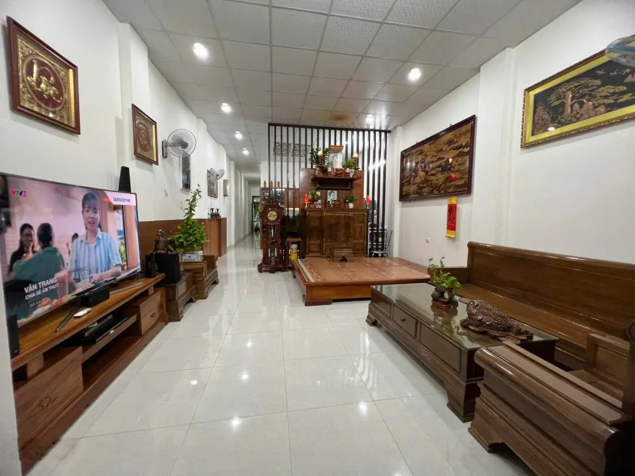 Bán căn nhà đẹp trung tâm xã Phước Đồng DT 144,3m2 ngang 5m nhà thoáng mát giá 2.8 tỷ