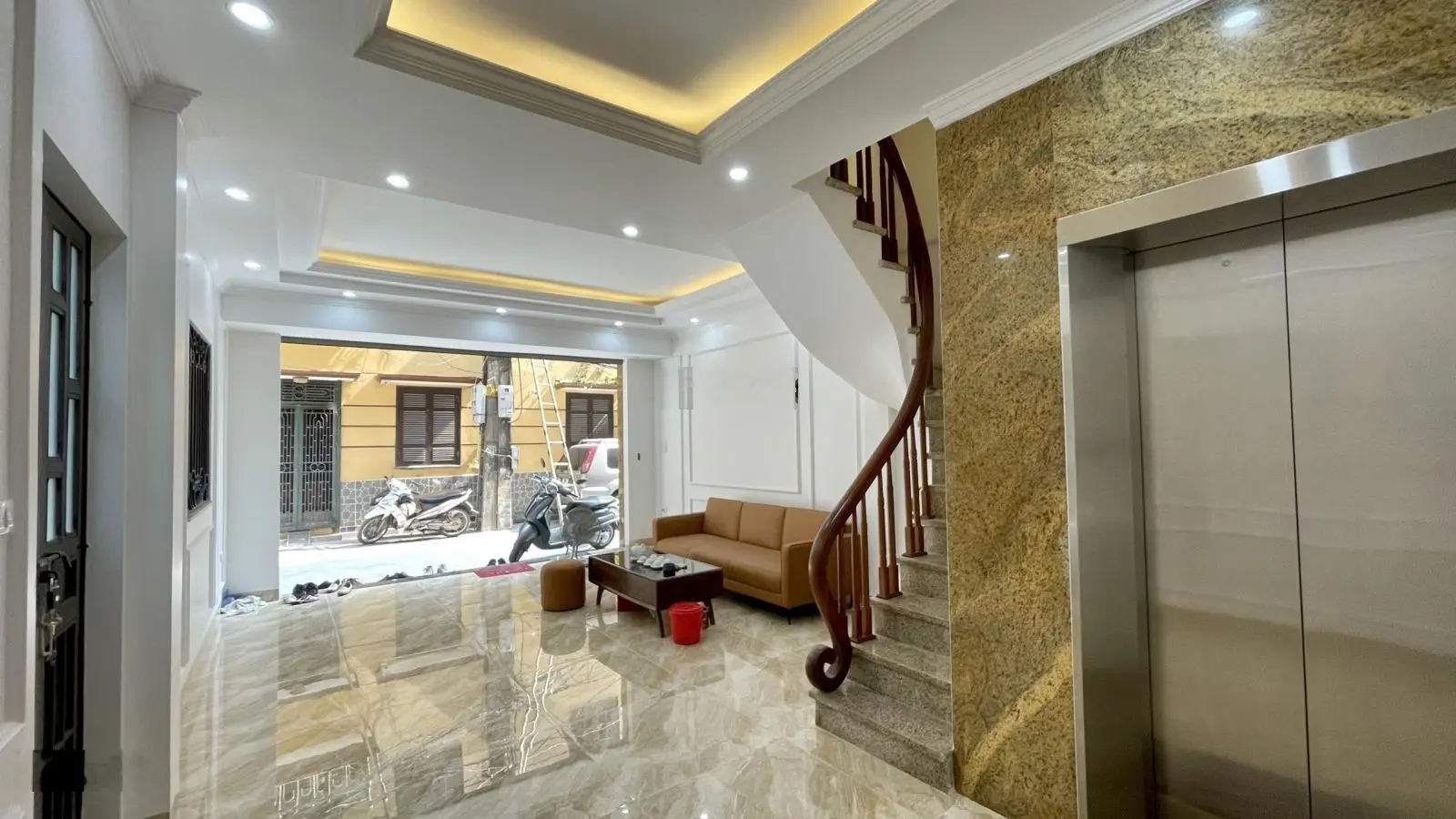 Cực Hot, nhà đẹp long lanh 41m2 x 6 tầng thang máy, full nội thất xịn sò, phố Phan Kế Bính, Ba Đình