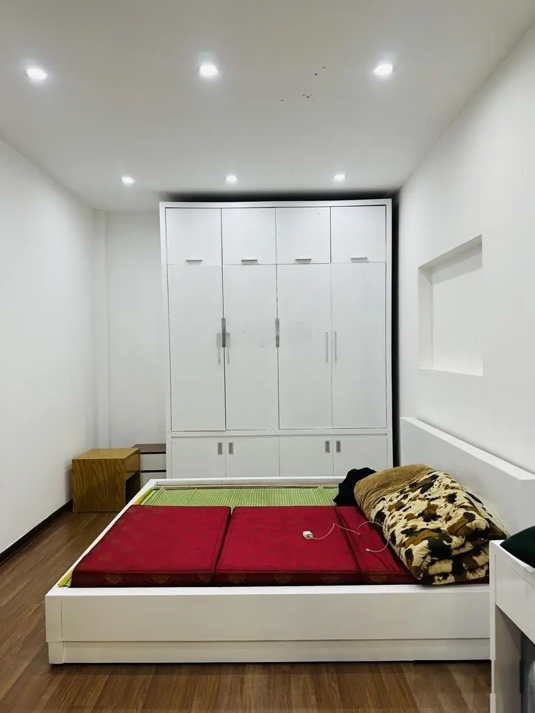 Nhỉnh 7 tỷ có ngay nhà 5 tầng 45m2, nhà mới full nội thất, ngõ thông kinh doanh sầm uất, tiện nghi.