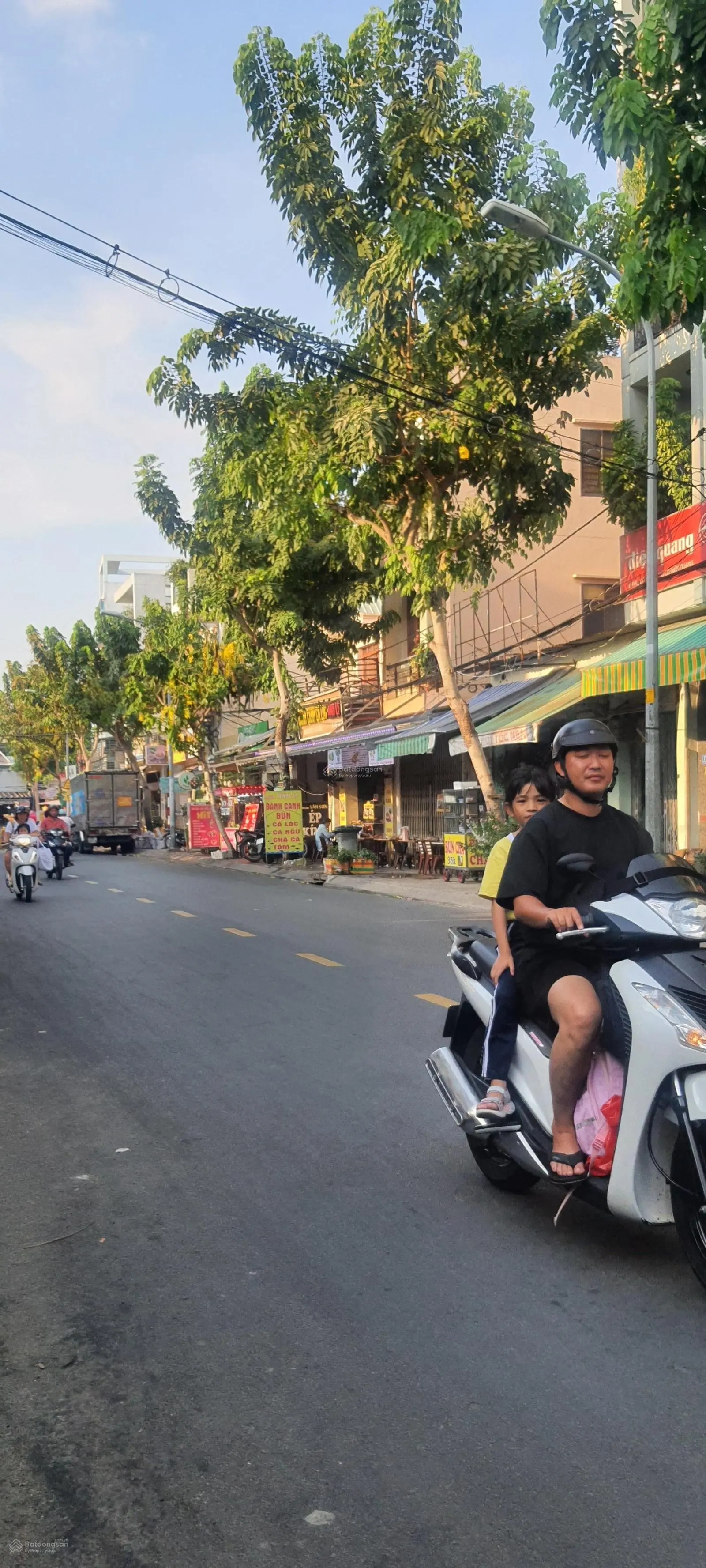 Mặt tiền Trường Chinh, 3 mặt thoáng, 98 m2 x 4 tầng. Ngay Bàu Cát, Đồng Đen, Trương Công Định