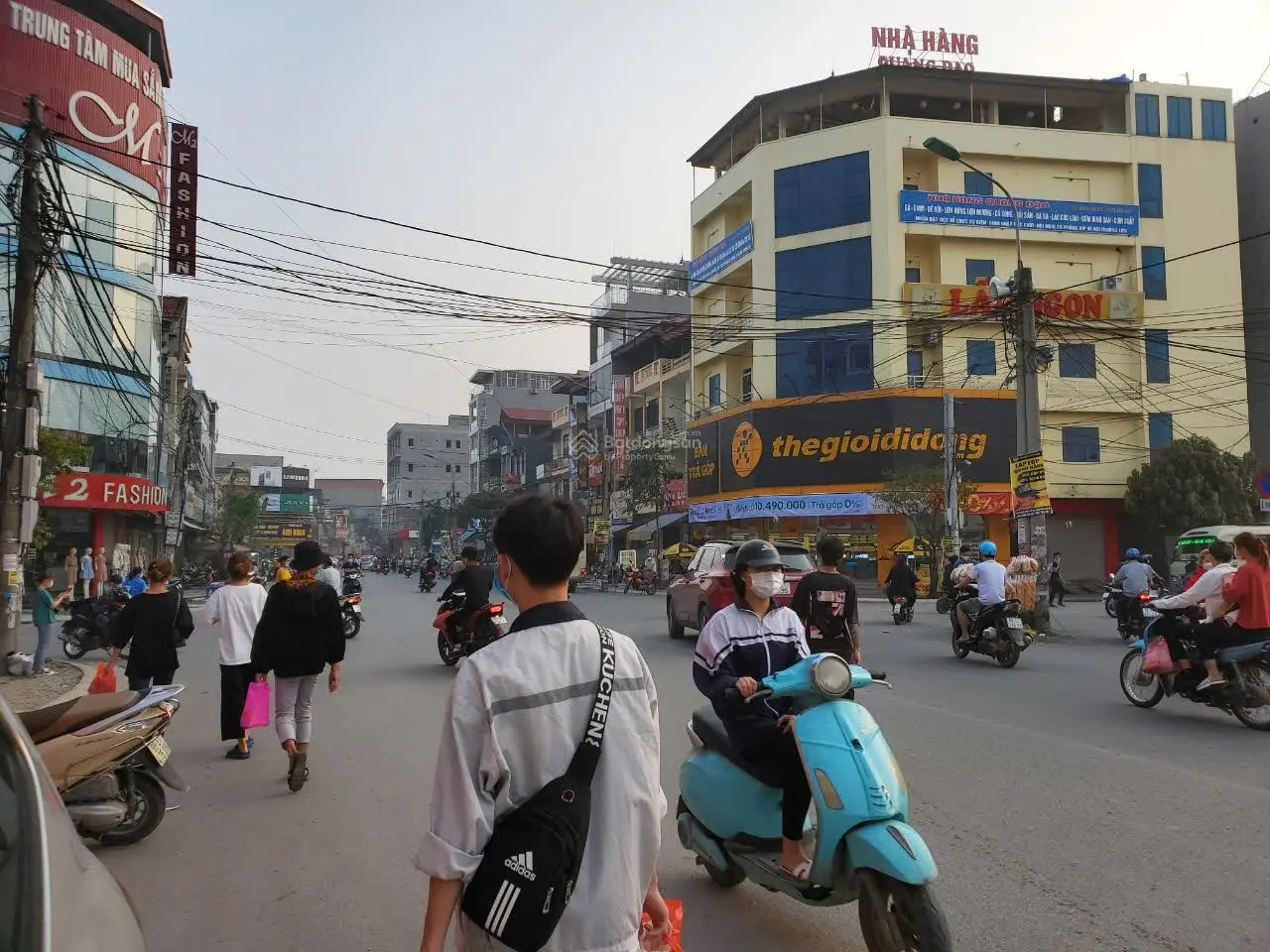 Ngã tư Đa Cấu Nam Sơn cần bán nhanh căn nhà 100m2, MT 5m giá chỉ 9 tỷ