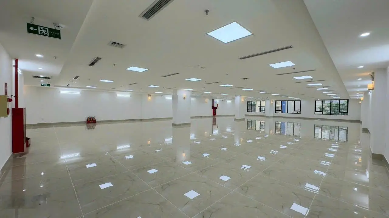 Bán tòa nhà mặt phố Phạm Văn Đồng đang cho thuê dòng tiền ổn định 5 tỷ/1 năm xây dựng 10 tầng full