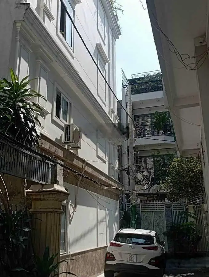 Bán nhà hạ chào 4.9 tỷ, đường 3/2, P11, Q10, 86m2, 4 tầng, nở hậu