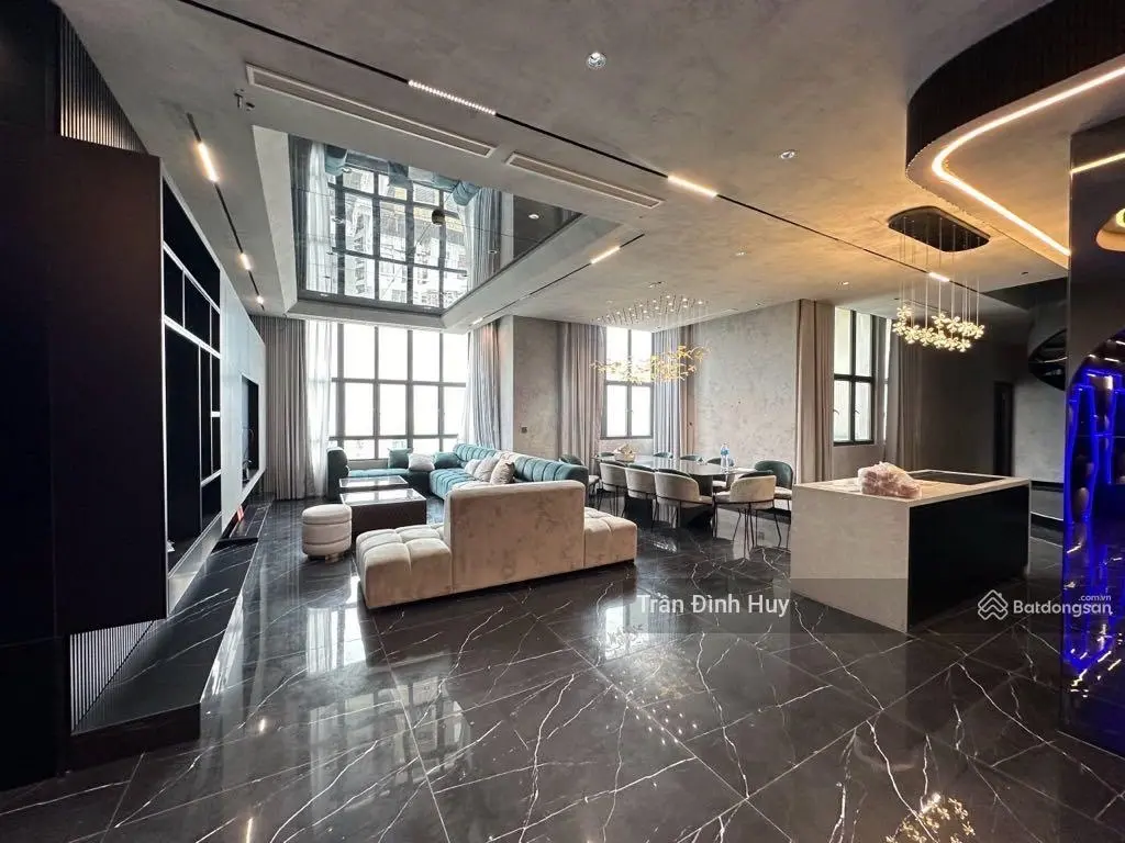 Penthouse Làng Việt Kiều - 360m2 - View hồ và biệt thự. Giá 19.8 Tỷ