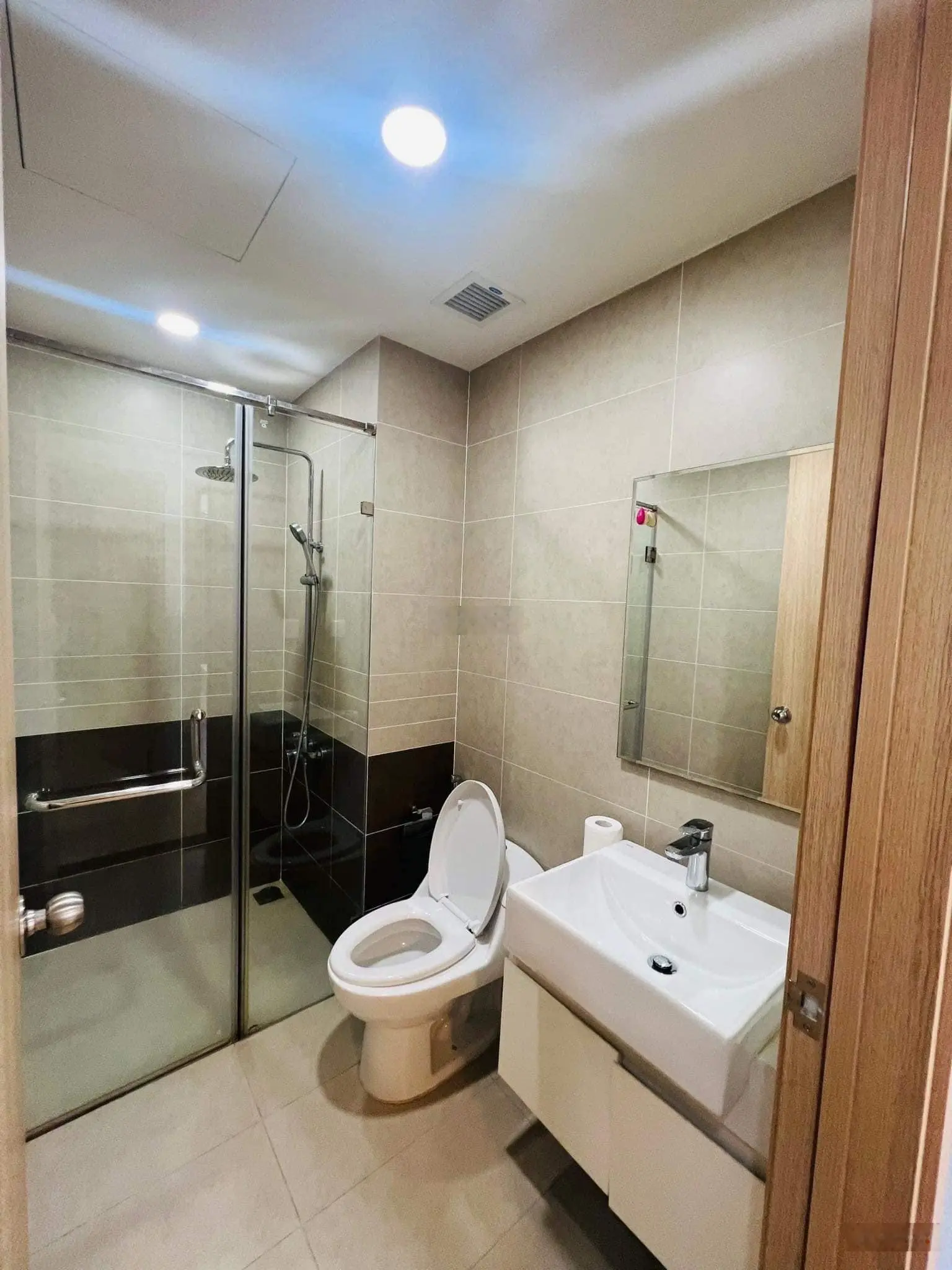 KẸT TIỀN BÁN GẤP CĂN HỘ THE SUN AVENUE QUẬN 2 79M2 2PN2NVS 2TỶ550TRIỆU