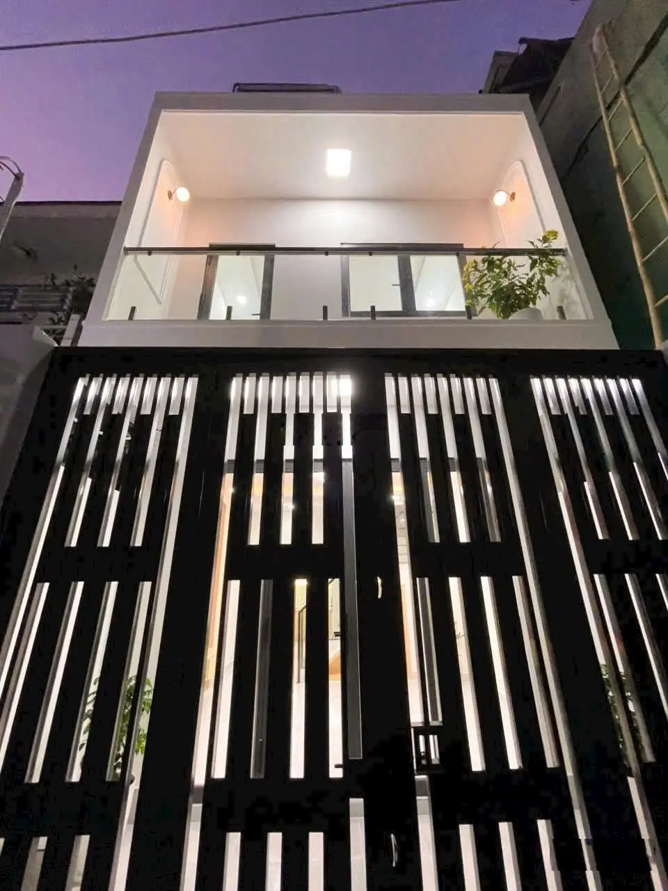 - Nhà bán Nguyễn Duy P9 Q8 - DT : 3,65m x 12m ( nở hậu ) Giá : 4 Tỷ 760 Triệu(Đ)