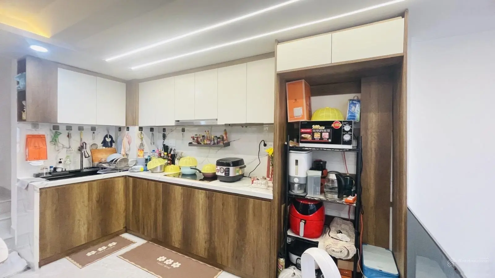 Hẻm xe hơi XVNT 2 chiều - nhà 4 tầng - chỉ hơn 7 tỷ