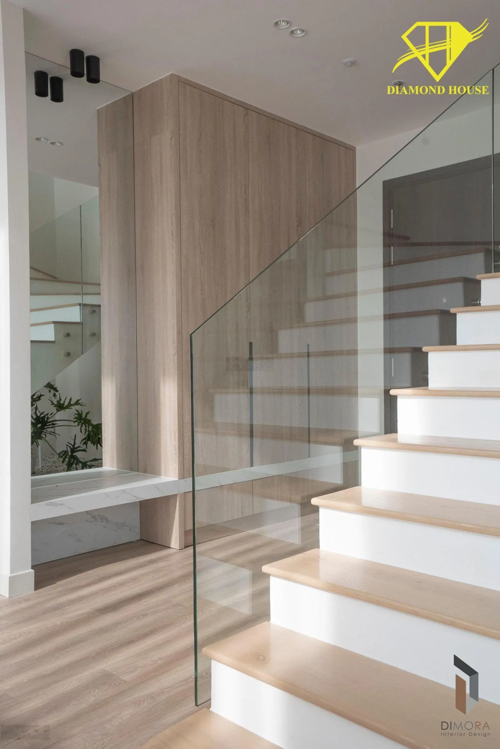Độc quyền căn 3PN duplex, diện tích 214m2 trong nhà và 40m2 sân vườn giá cực hời chỉ 21 tỷ bao hết