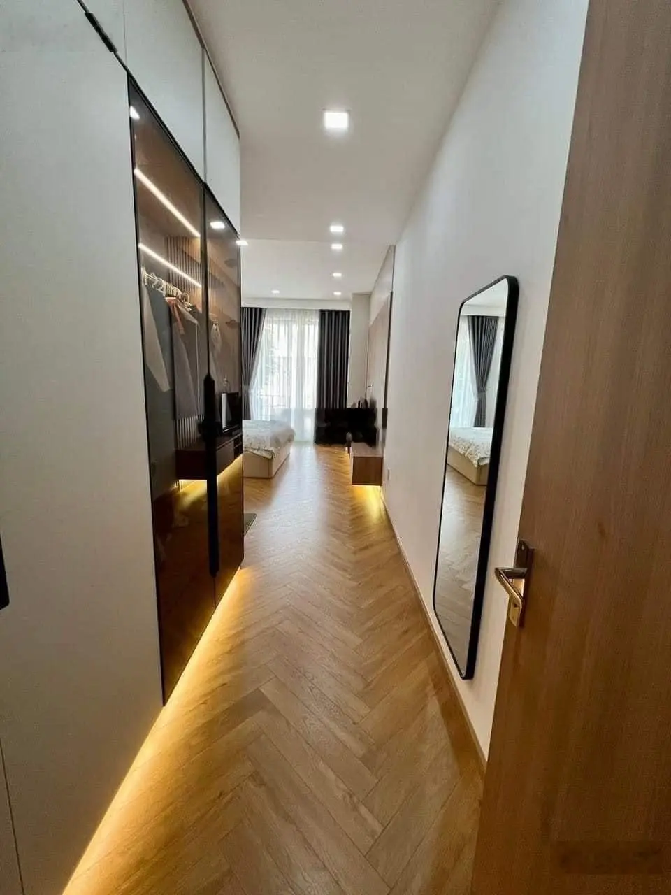 Hàng hiếm giá ngộp Tân Hưng, Quận 7. Giá 3,68TỶ / DT : 5m x 13,8m - Sân thượng rộng, sổ hồng sẵn.