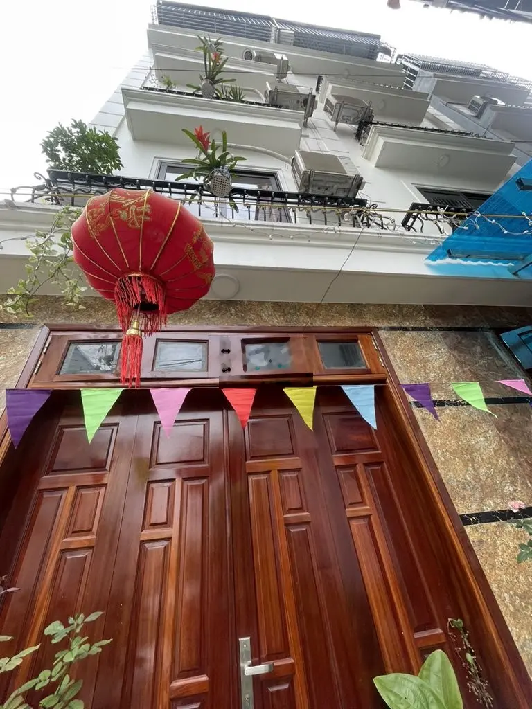 Bán Nhà Thạch Bàn 30m2 x 5 tầng ngõ ô tô đỗ cổng,full nội thất