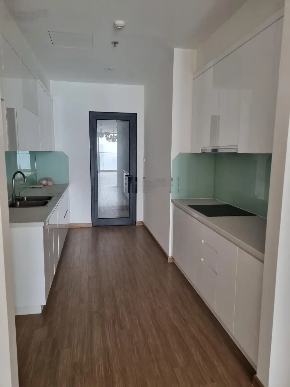 Bán căn góc 4 phòng ngủ view hồ Vinhomes Skylake, Phạm Hùng giá giảm sốc. LH 0983 786 ***