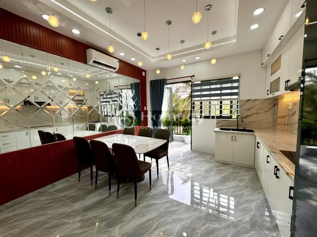 Bán nhà mới 5 tầng đường Hà Huy Giáp có gara ô tô, gần chợ, trường học siêu thị, ngân hàng giá 5,95