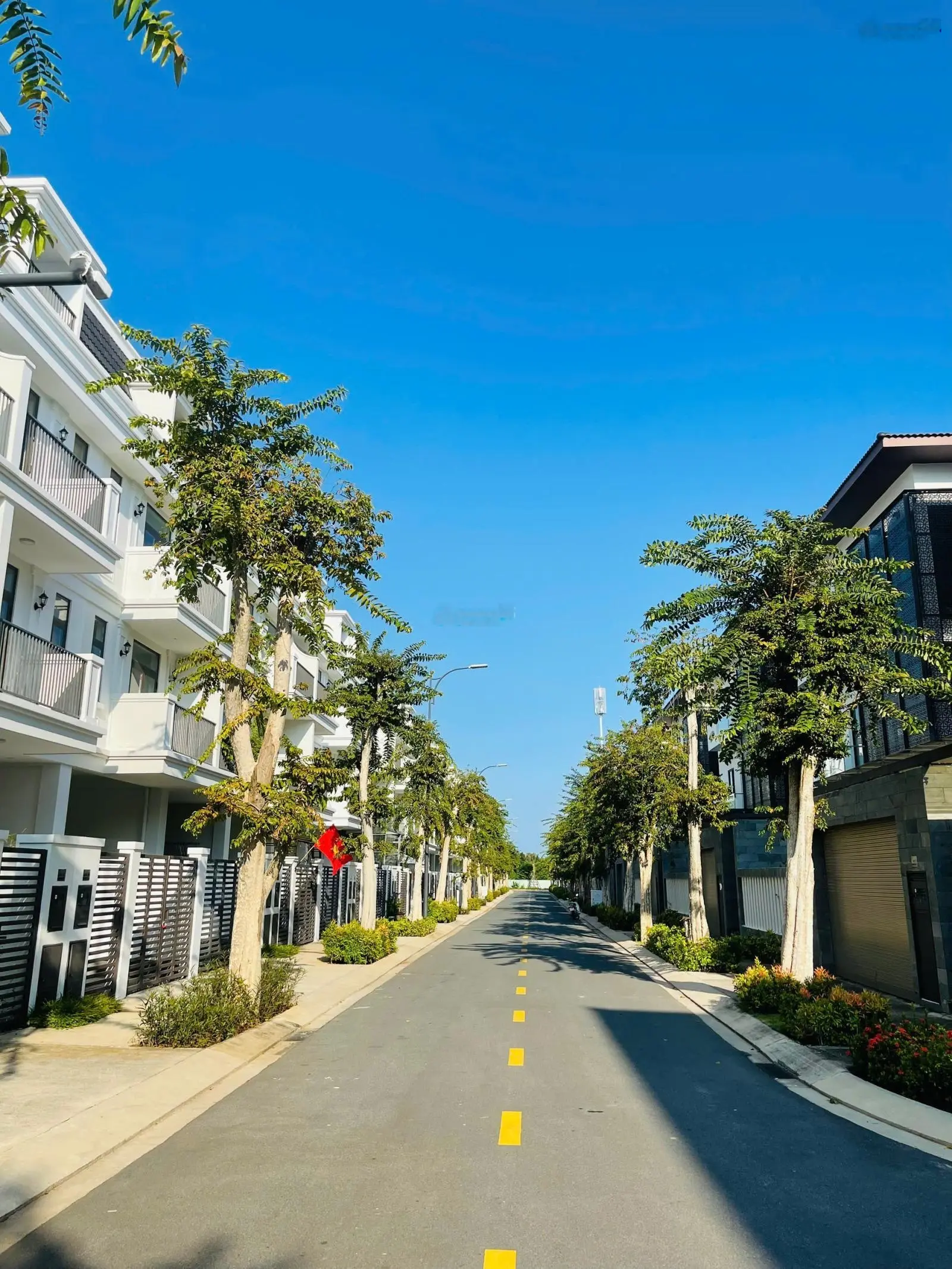 Cắt lỗ 200 triệu nhà phố La vida, ngang 5m, xây dựng 5x13m, thanh toán 1,5 tỷ kí hợp đồng mua bán