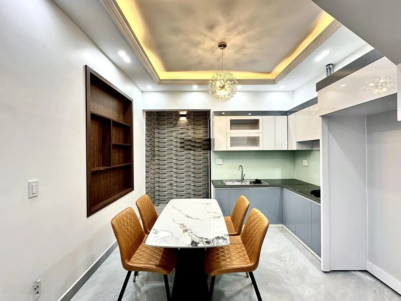 Nhà 4 tầng xây mới phố Thiên Lôi, thiết kế đẹp, đầy đủ công năng