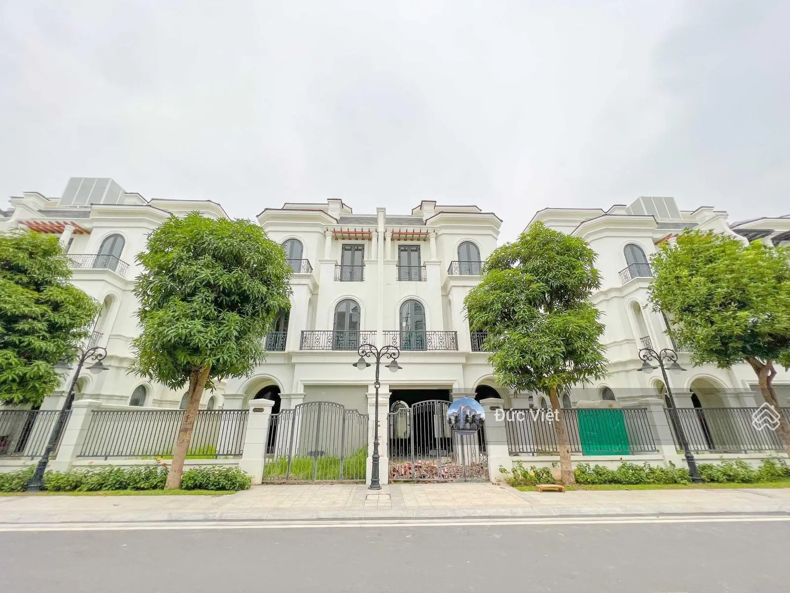 Em cần bán biệt thự song lập cạnh sông Đảo Ngọc Trai Vinhomes Ocean Park