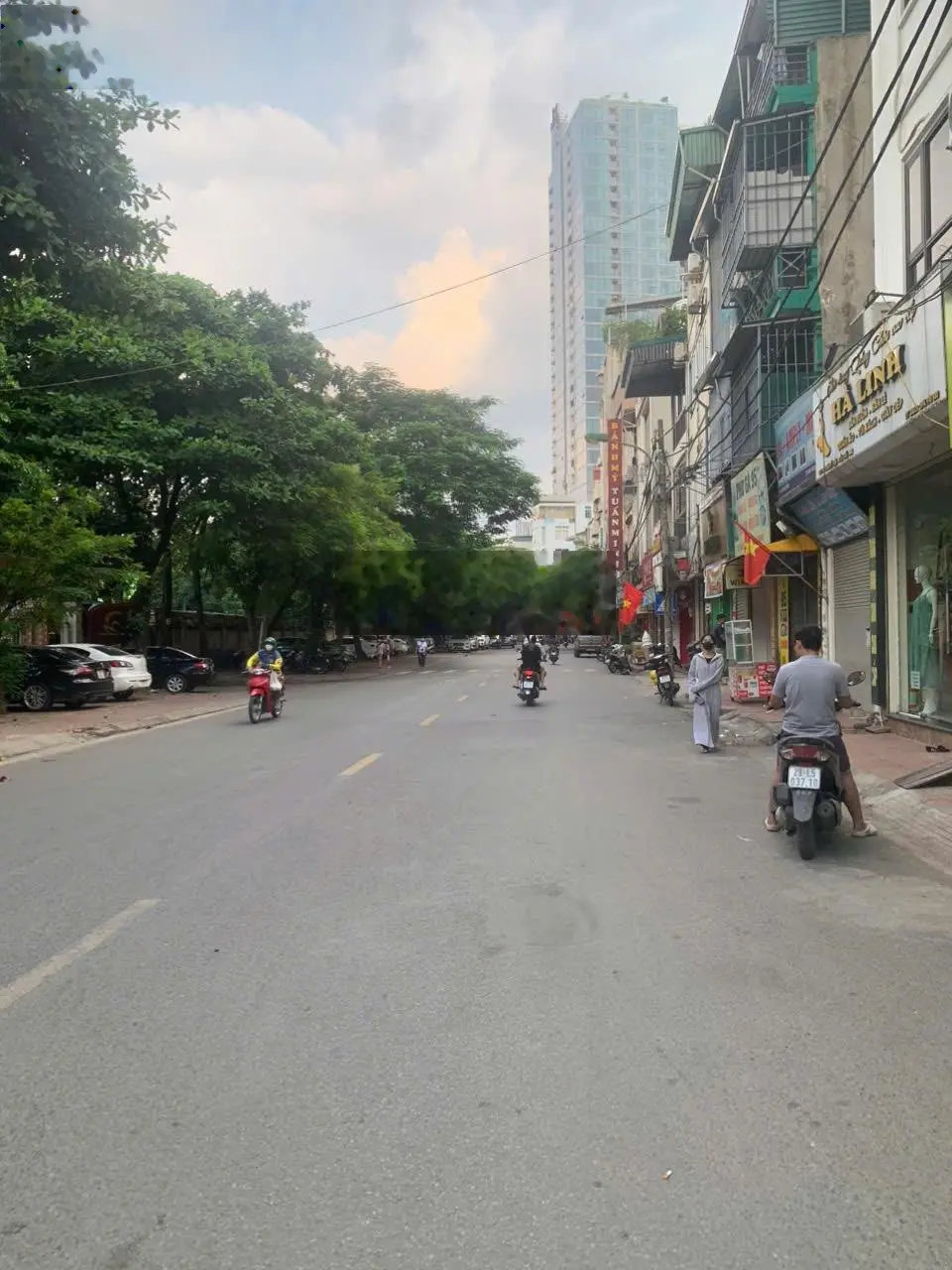 Nhà đẹp nhất phố Nguyễn Văn Huyên Tô Hiệu 61m2 gara ô tô, đường trải nhựa 10m 5 tầng nhỉnh 16 tỷ